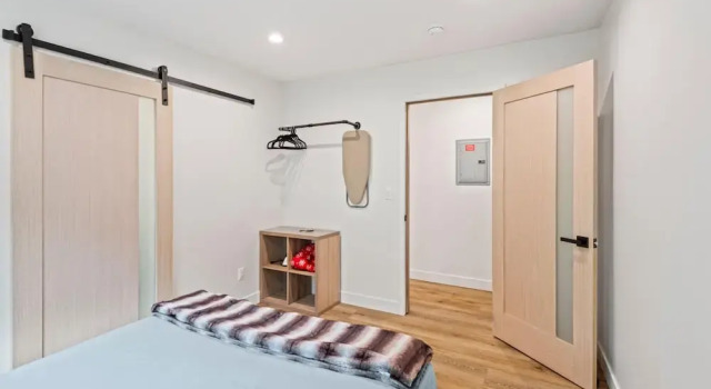 Stylish Sherman Oaks Townhouse W/ 3 Master Suites