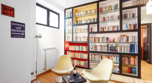 Апартаменты с 3 комнатами Stylish House with Hot Tub, Movies & Books