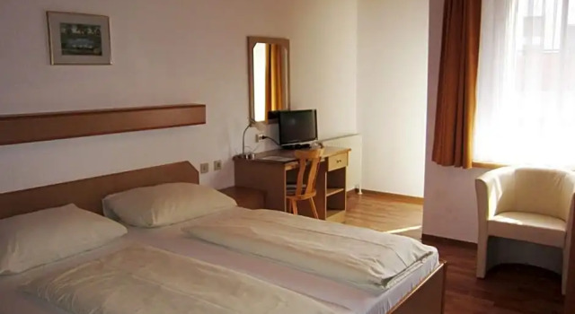Hotel Vöslauerhof, Book Hotel Hotels in Vienna surrounding with Parking, Parking