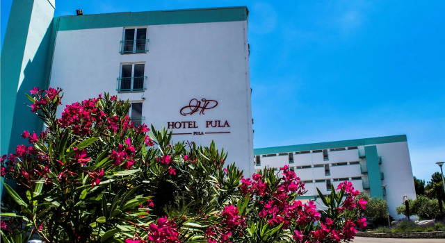 Hotel Pula, Забронировать Отель Отели Пула 3 звезды, рядом с Пляж в бухте Гортанова, 3*