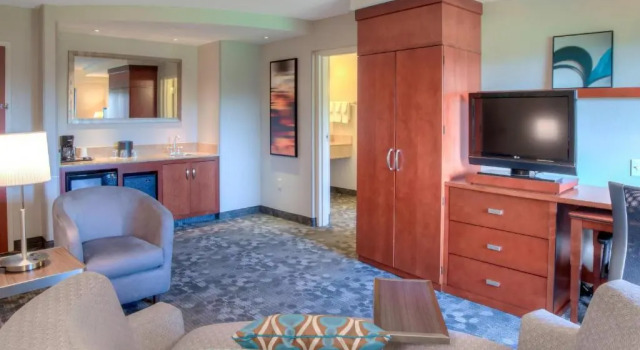 Двухместный люкс с 2 комнатами Courtyard by Marriott Mobile Daphne Eastern Shore