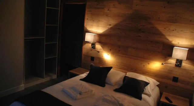 Hotel Le Chalet, Book Chalet Hotels in Pyrenees National Park with Parking, Parking