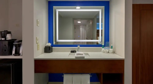 Четырёхместный номер Standard Holiday Inn Express Pigeon Forge - Sevierville by IHG