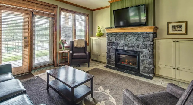 Люкс с 2 комнатами Bighorn Meadows Resort