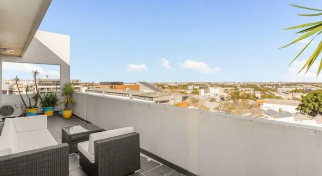 Spacious 2-bed With Two Balconies With City Views, Забронировать Апартаменты/квартира Апартаменты Сиднея, рядом с Hansom Cab Place Park, Апартаменты/квартира