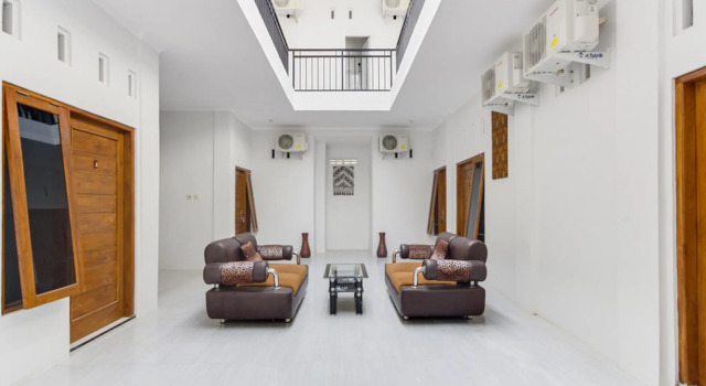 RedDoorz near Pascasarjana UGM 2, Book Guesthouse Sleman Yogyakarta Province