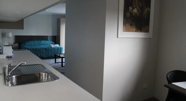 Двухместный люкс с балконом Strathfield Executive Accommodation