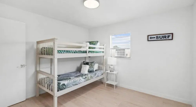 The Beach Bungalow by Book That Condo, Book Lejlighed Hoteller i Lower Grand Lagoon med parkering, Parkering