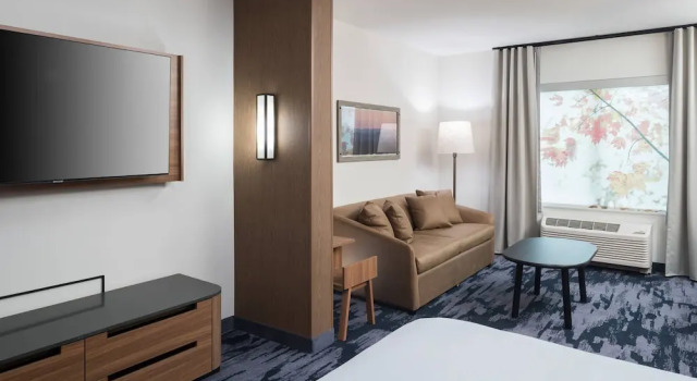 Двухместный люкс Отель Fairfield by Marriott Inn & Suites Savannah I-95 North
