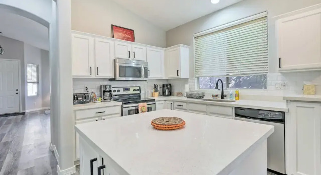 Коттедж 4 Mi to Peoria Sports Complex: Family Home w/ Pool