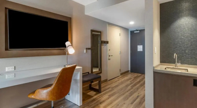 Люкс Cambria Hotel New Haven University Area