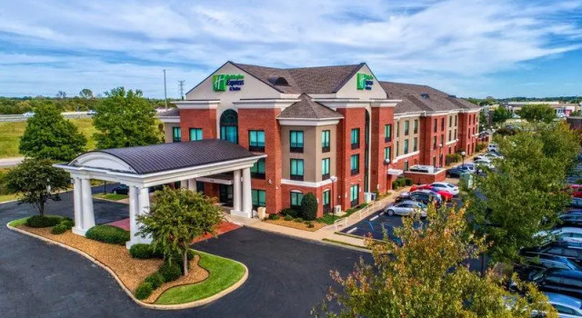 Двухместный номер Executive Holiday Inn Express Hotel & Suites Memphis Southwind by IHG