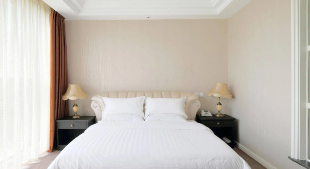 Landi Fashion Park, Rezerwuj Hotel Pekin Pekin