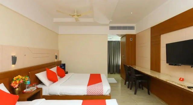 Padmavathi By OYO Rooms, Rezerwuj Hotel Tirupati Andhra Pradesh