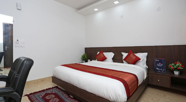 OYO 6603 Sector 32, Varaa Hotelli Gurgaon 