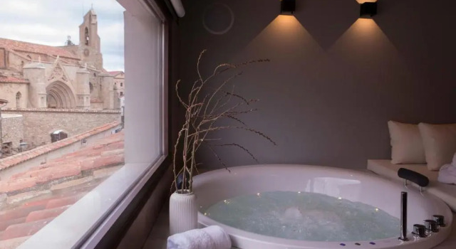 Vallivana Suites, Забронировать Курортный отель Морелья Castellon Province, рядом с Музей Sexenni