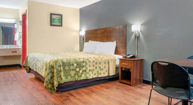 Двухместный номер Econo Lodge Inn & Suites Forest