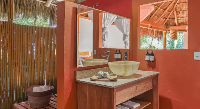 Кровать в общем номере Xinalani Retreat Mexico