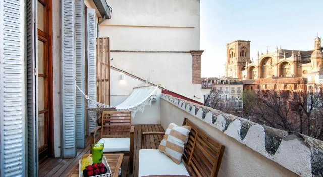 Апартаменты Chezmoihomes Bibrambla penthouse over Cathedral