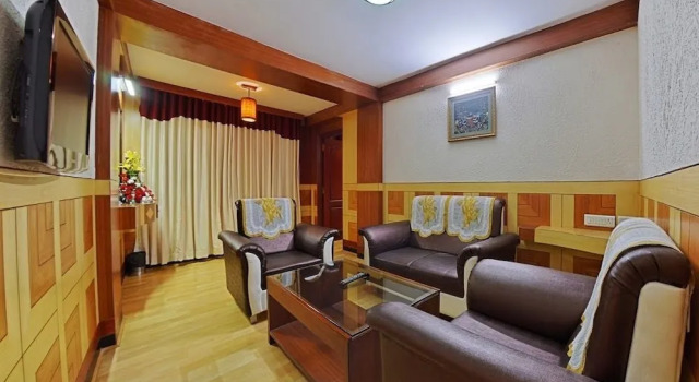 Двухместный люкс Royal Phoenix Residency Ooty