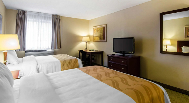 Четырёхместный номер Standard Quality Inn Summersville - New River Area