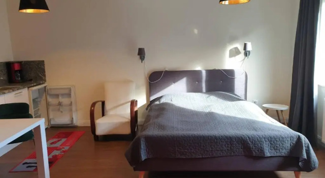 Студия Deluxe Éjjeli Bagoly Étterem és Panzió