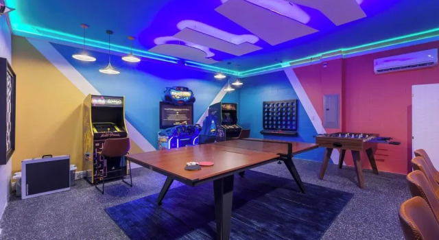 Sleeps 18! Family Retreat w/ Game Room, Pool, Resort Access Shadow Mountain
