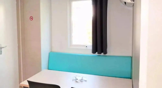 Compact Beachside Family Home for 4
