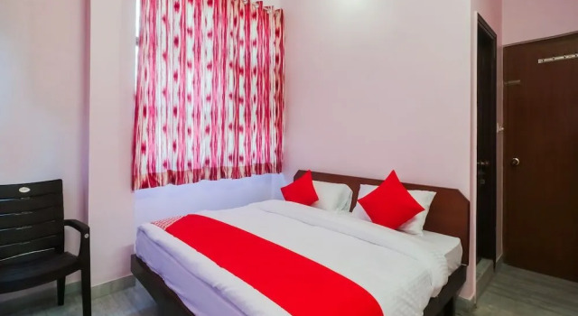 OYO 24733 Milan Garden N Restaurant, Забронировать Отель Отели штата Раджастхана с парковкой, Парковка