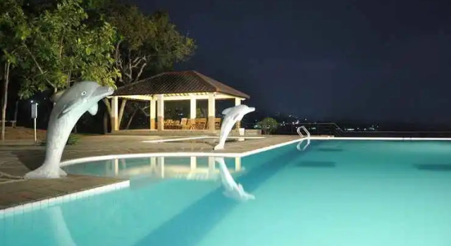 Blessing Hills Family Resort & Hotel, Prenota Resort Hotel 3 stelle a Trawas, 3*
