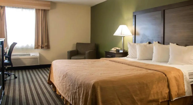Номер Standard Quality Inn & Suites Loves Park near Rockford