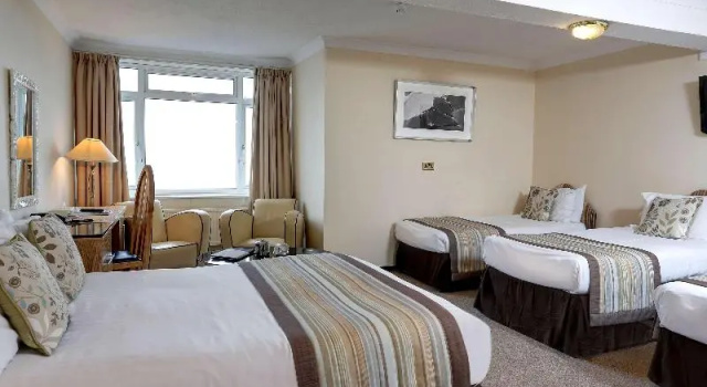 Четырёхместный семейный номер Standard с видом на море Best Western Princes Marine Hotel