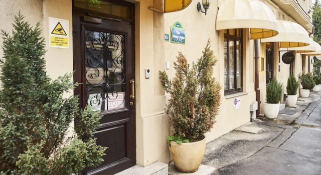 Cozy Attic Room VI, Prenota Hotel Settore 2 Bucarest
