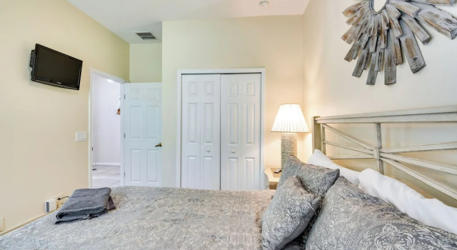 10 Mi to Disney: Home w/ Game Room & Lanai!, Rezerwuj Dom wakacyjny Hotele w Kissimmee z parkingiem, Parking