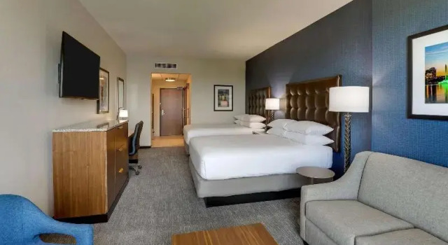 Номер Deluxe с балконом Drury Plaza Hotel Orlando - Disney Springs Area