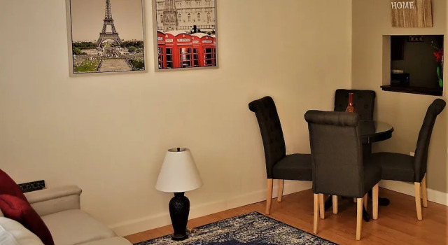 Urbana the Charming Well-lit two Bedrooms Apartment, Забронировать Апартаменты/квартира Апартаменты Гранд-Форкс, рядом с Театр Empire Arts Center, Апартаменты/квартира