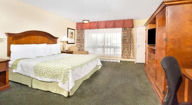Номер Standard Days Inn by Wyndham Klamath Falls