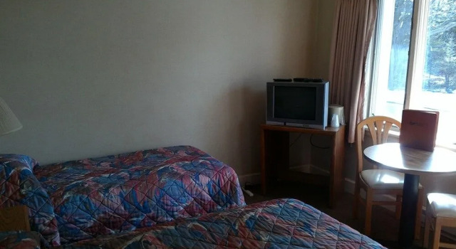 Spruceglen Inn, Varaa Hotelli Hotellit Minnesota pysäköinnillä, Pysäköinti