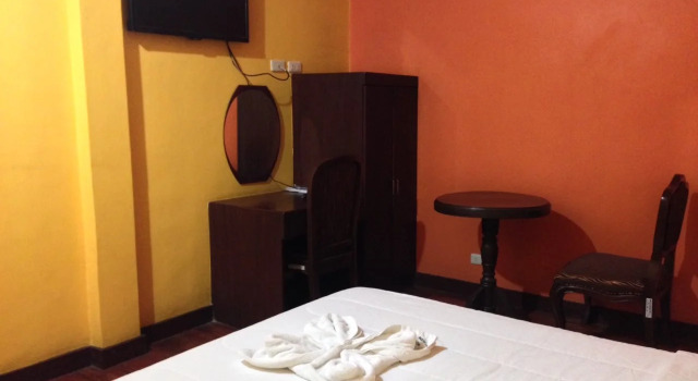 Cauayan Queen Jennifer Hotel, Rezervovat Hotel Cauayan City Luzon