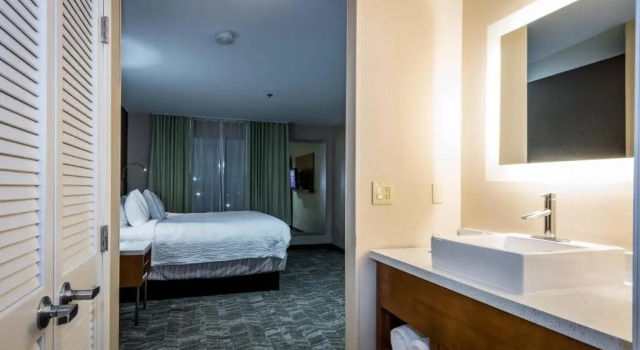 Люкс SpringHill Suites by Marriott Denton