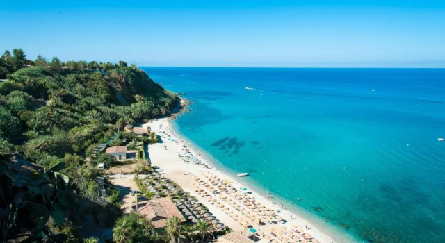 Stromboli Beach Tropea, Varaa Hotelli Brivadi 