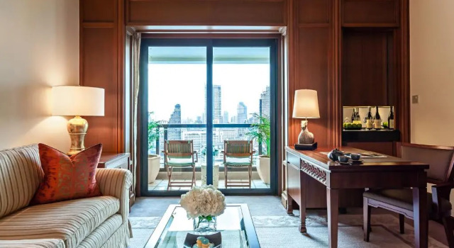 Двухместный номер Deluxe с балконом The Peninsula Bangkok