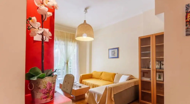 Апартаменты Athens Strawberry Hideaway - City Chic Retreat