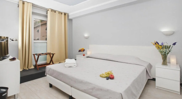 Hotel Paradiso, Забронировать Отель Генуя Итальянская Ривьера, рядом с Stazione Genova Sampierdarena