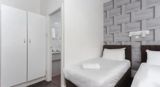 Номер Standard The Sandringham Court Hotel & Apartment-All Groups Welcome Here
