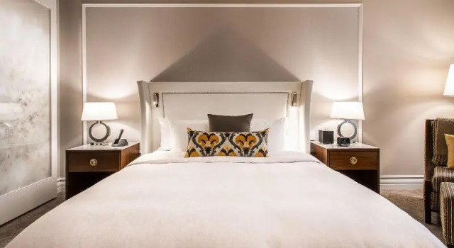 Двухместный номер Deluxe с балконом Hôtel Birks Montréal