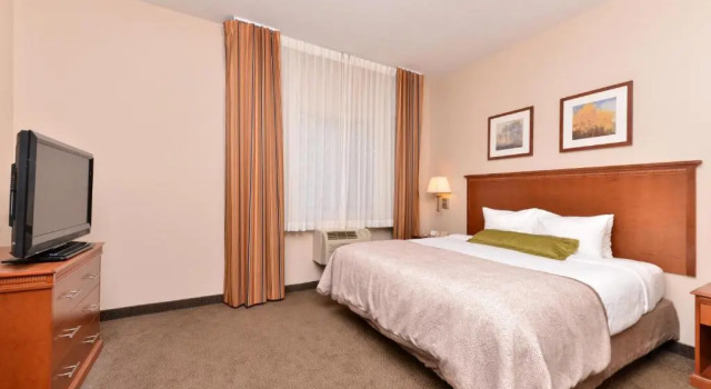 Люкс Candlewood Suites San Diego by IHG