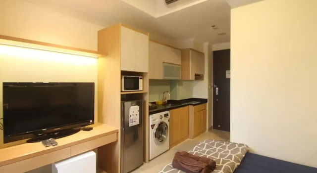 Студия Standard Apartemen Menteng Park by Aparian