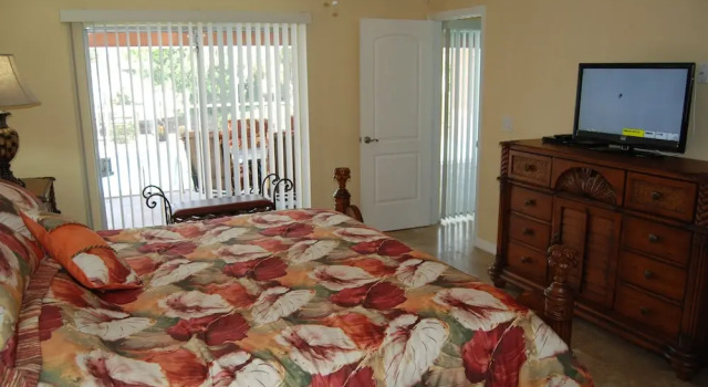 House Normandy by Vacationhit, Забронировать Дом для отпуска Кейп-Корал Southwest Florida, рядом с Dolphin Marina