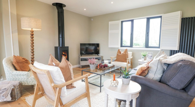 Holm Oaks Cottage, Забронировать Дом для отпуска Отели Суррей с парковкой, Парковка